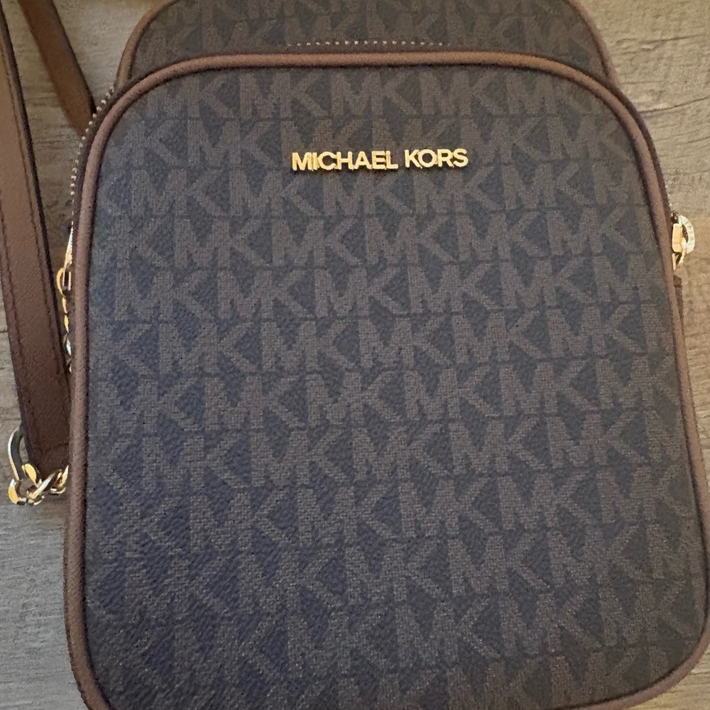 Michael Kors Crossbody bag EUC